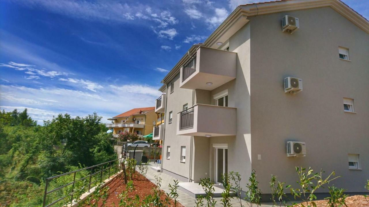 Apartments Ibis Čižići Buitenkant foto