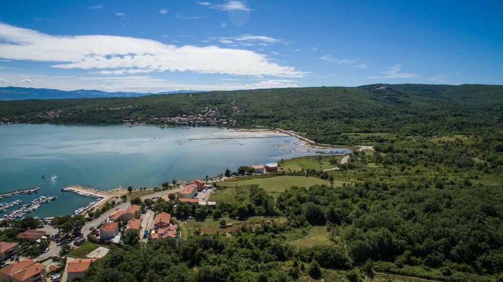Apartments Ibis Čižići Buitenkant foto