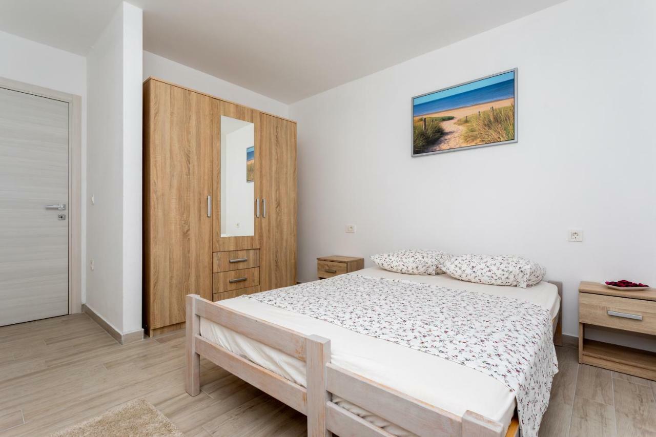 Apartments Ibis Čižići Buitenkant foto
